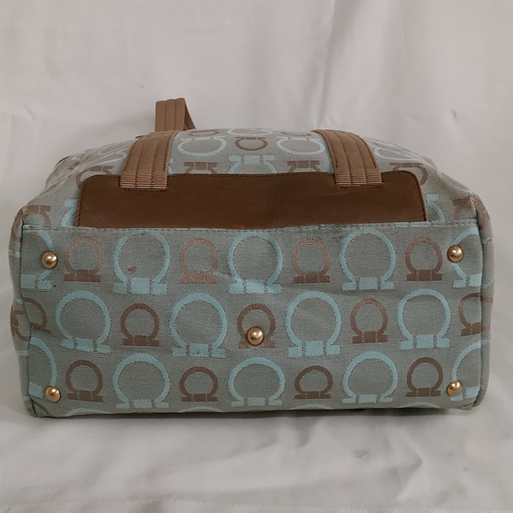 Salvatore Ferragamo Gancini Handbag AF215373 (Authentic ) - Picture 16 of 17